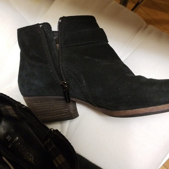 Boots - Picture 2 of 3